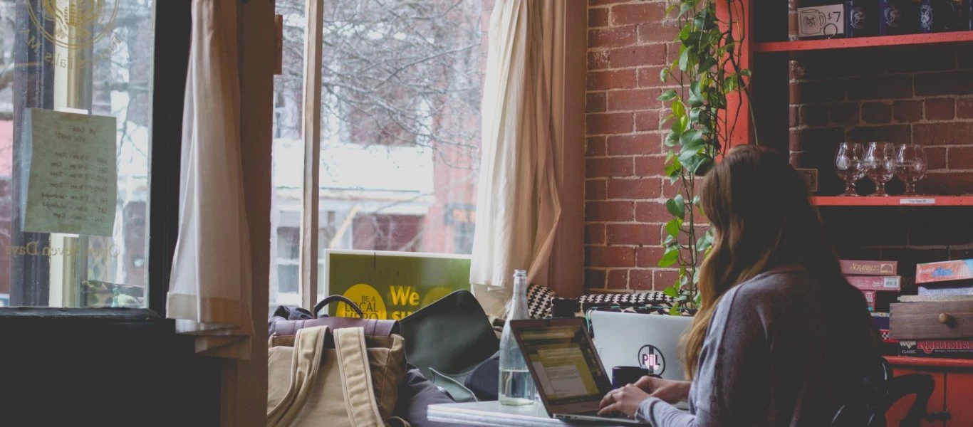 Αυτά είναι τα 12 επαγγέλματα για εσένα που θέλεις να δουλεύεις από το σπίτι